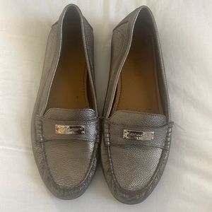 COACH Nola Driving Penny Loafer Moccasin Silver Pebble Leather Size 10B